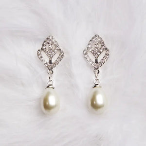 Pearl Drop Earring with Diamante